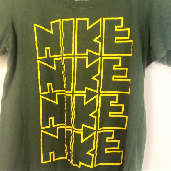 The Nike Tee Athletic Cut Green Logo Short Sleeve T Shirt Women's Size Medium - Picture 3 of 5